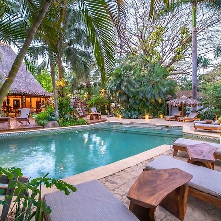 Hotel Pasatiempo Tamarindo Bagian luar foto