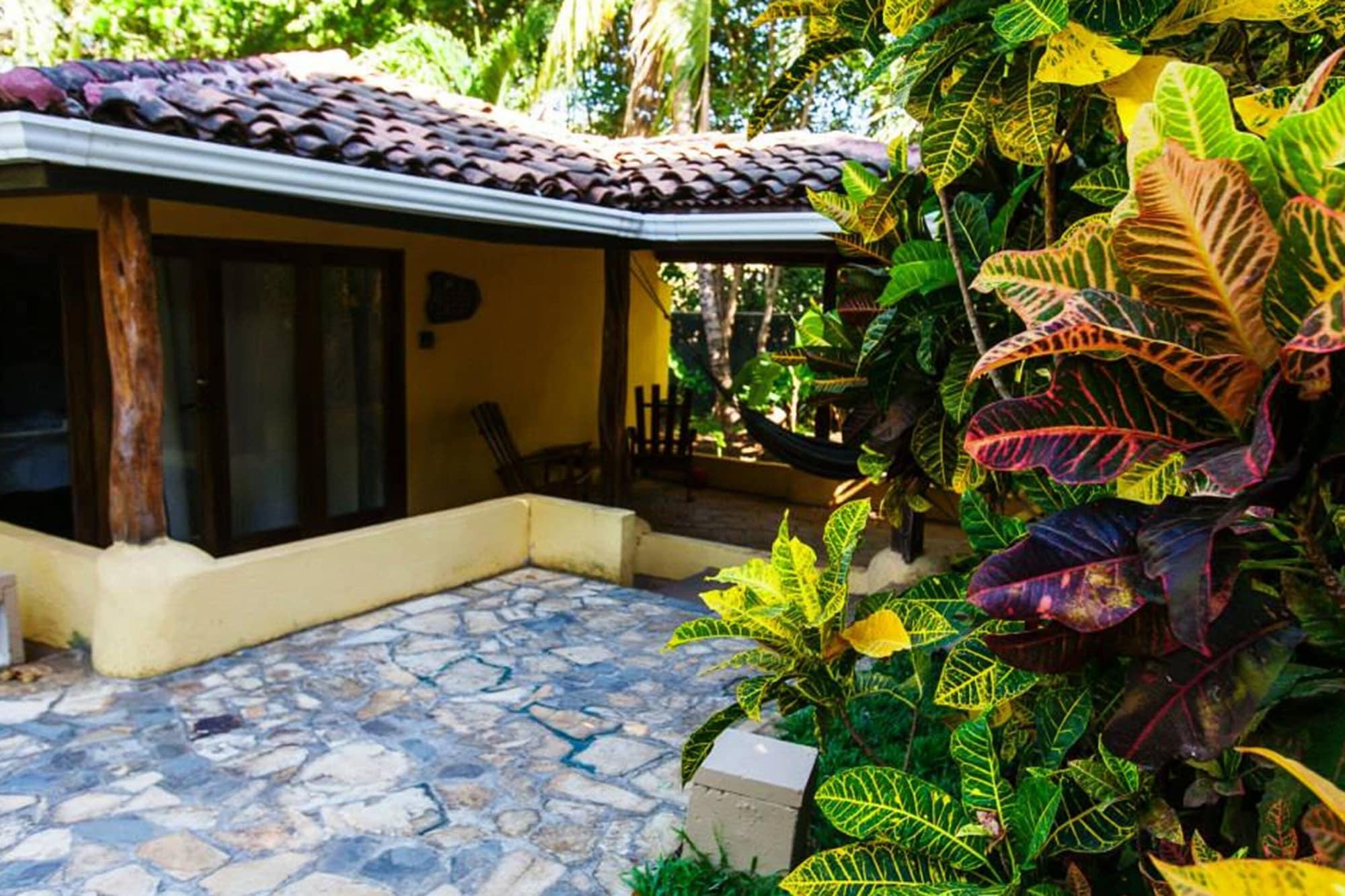 Hotel Pasatiempo Tamarindo Bagian luar foto