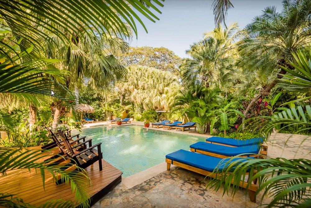 Hotel Pasatiempo Tamarindo Bagian luar foto