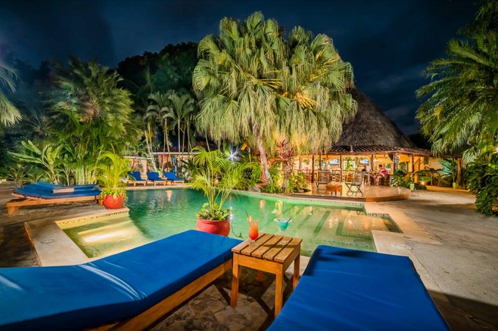 Hotel Pasatiempo Tamarindo Bagian luar foto