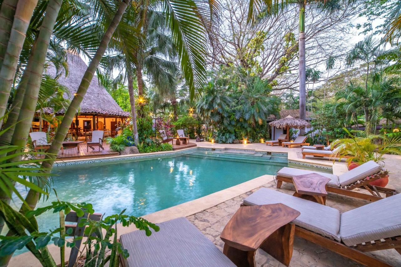 Hotel Pasatiempo Tamarindo Bagian luar foto
