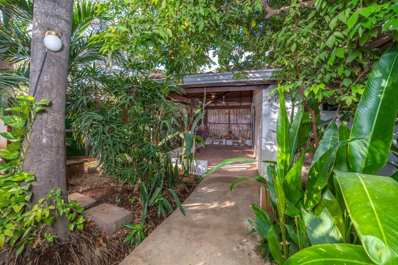 Hotel Pasatiempo Tamarindo Bagian luar foto