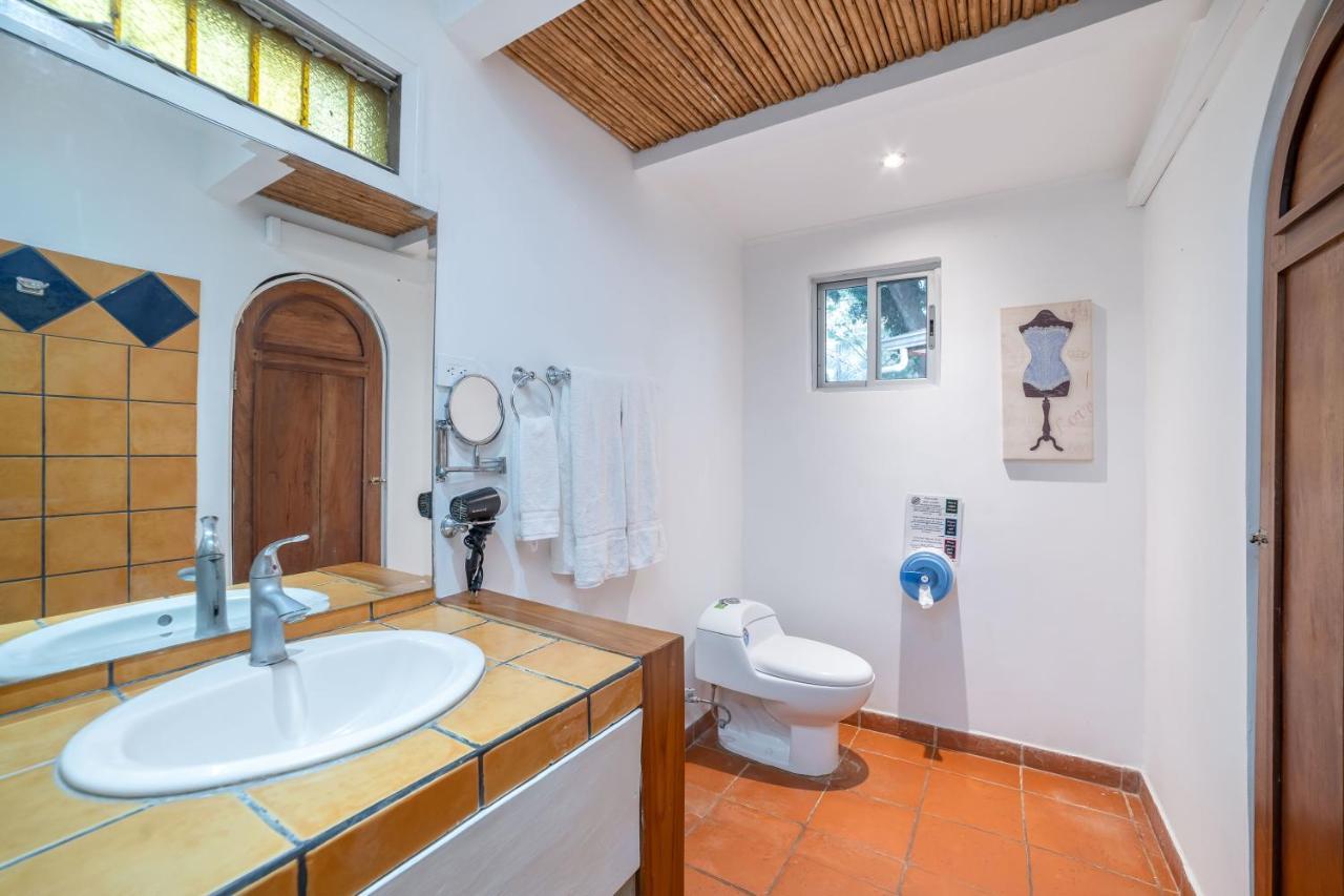 Hotel Pasatiempo Tamarindo Bagian luar foto