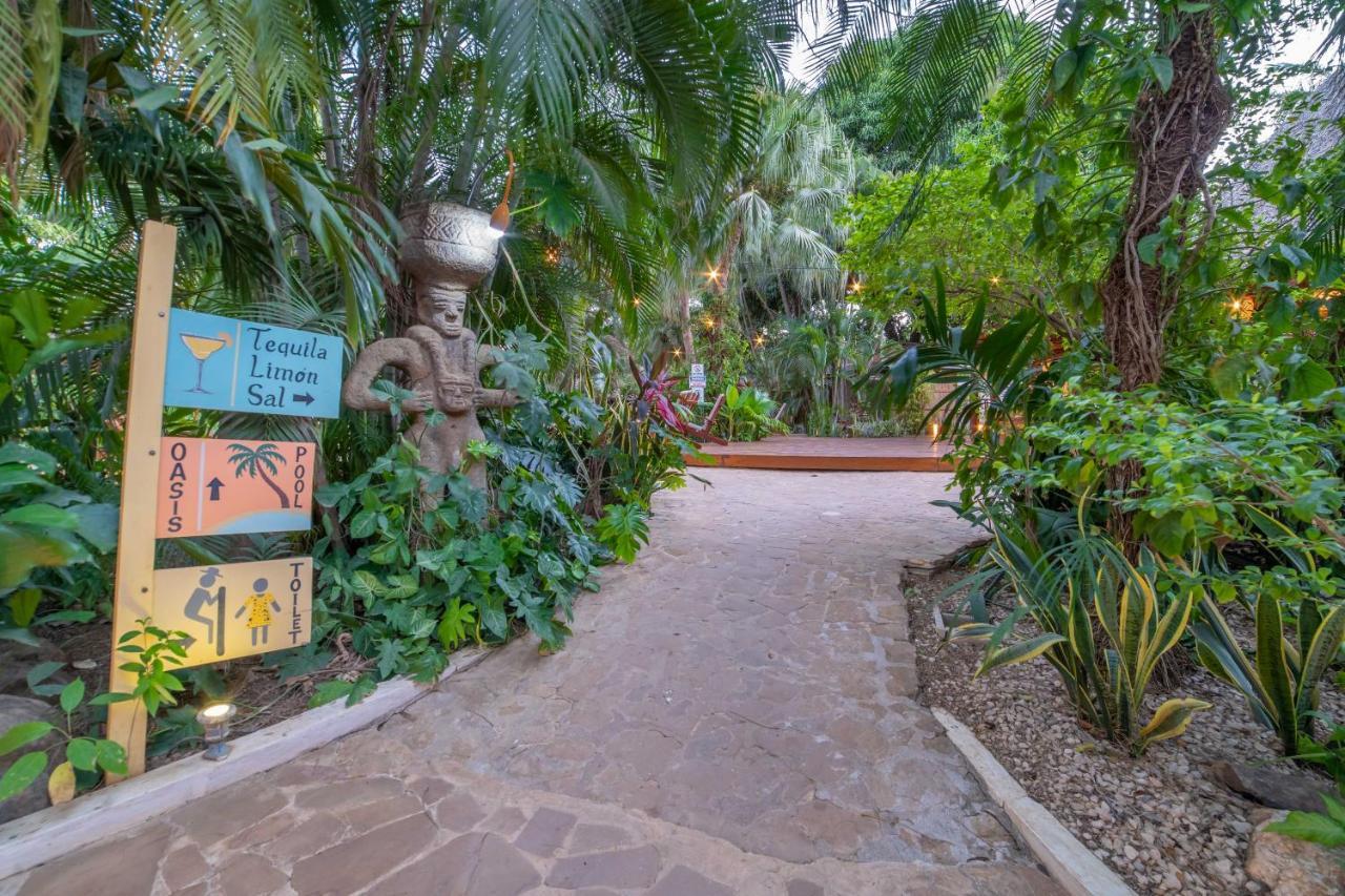 Hotel Pasatiempo Tamarindo Bagian luar foto