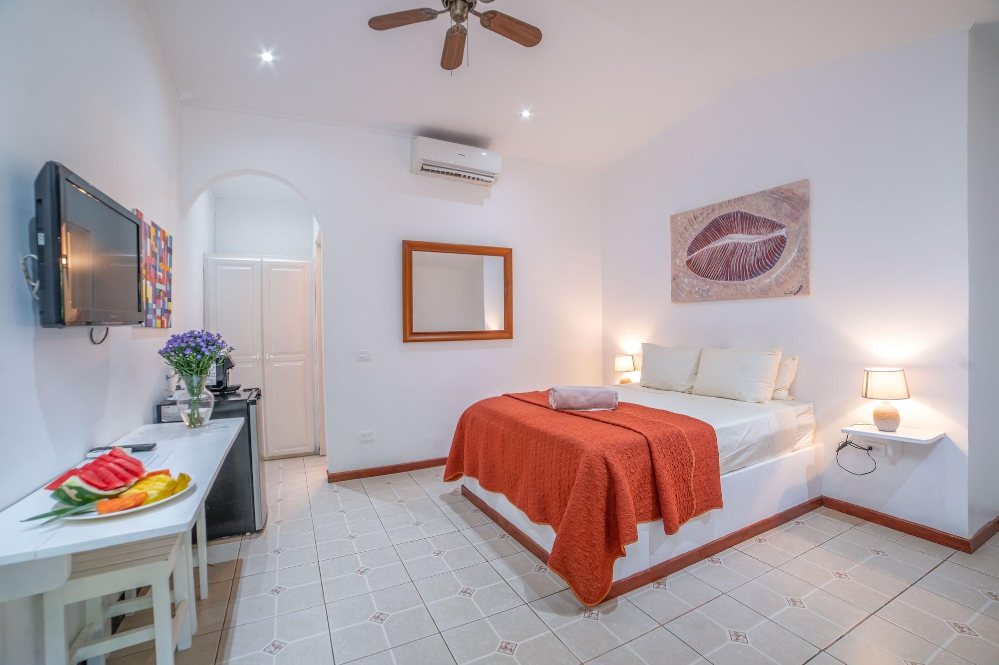 Hotel Pasatiempo Tamarindo Bagian luar foto
